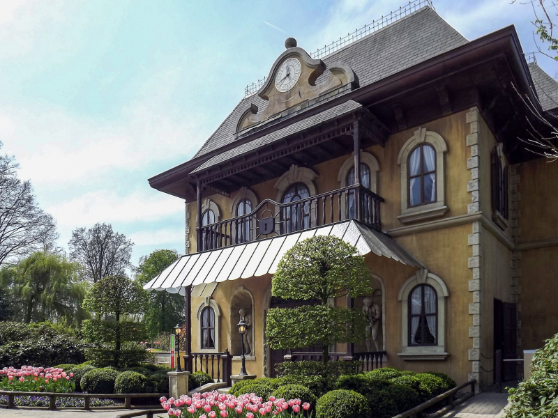 Huis van Houdini • Vekoma Mad House
