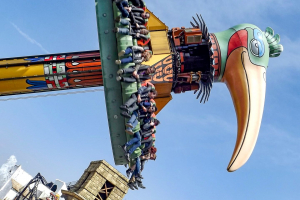 El Volador • HUSS Topple Tower