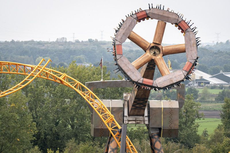 Sledgehammer • HUSS Giant Frisbee • Bobbejaanland