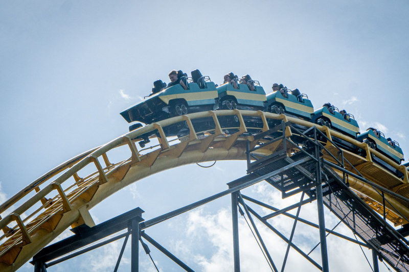Loch Ness Monster • Arrow Looping Coaster