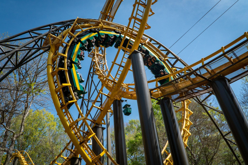 Loch Ness Monster • Arrow Looping Coaster