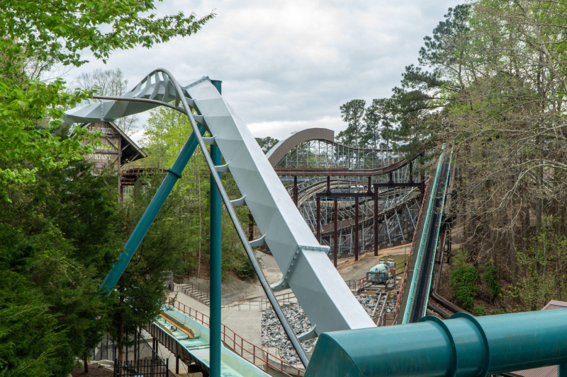 Alpengeist • B&M Inverted Coaster