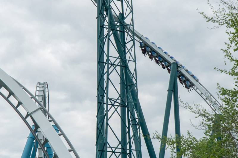 Alpengeist • B&M Inverted Coaster