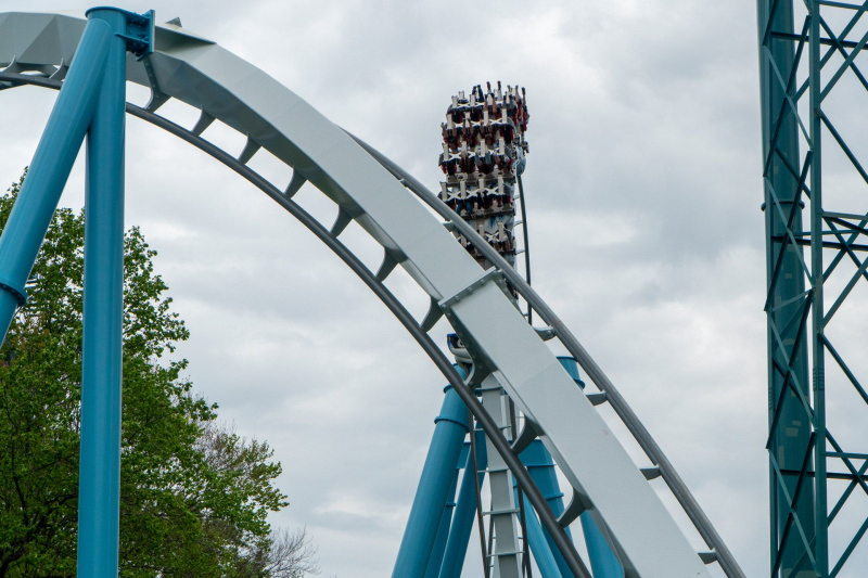 Alpengeist • B&M Inverted Coaster