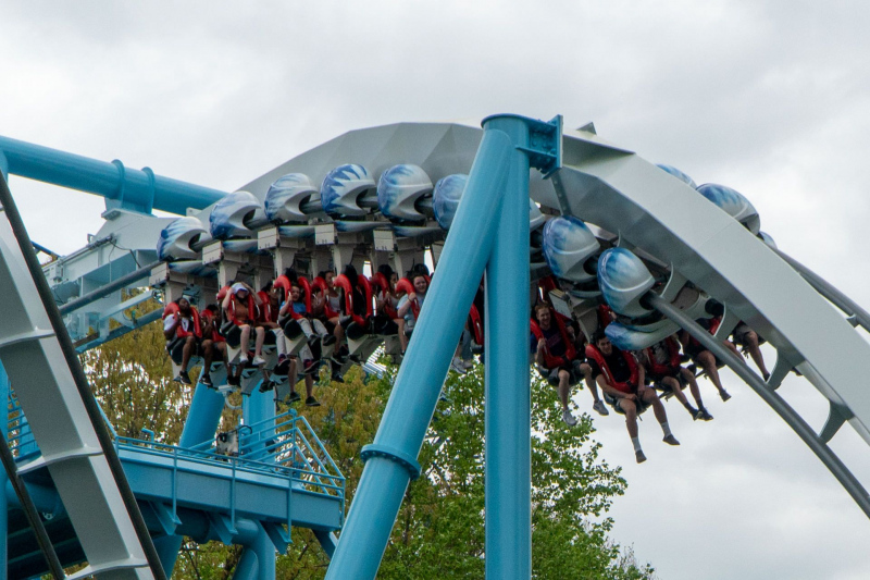 Alpengeist • B&M Inverted Coaster