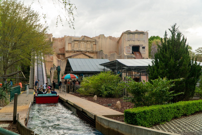 Escape from Pompeii • Intamin Spillwater