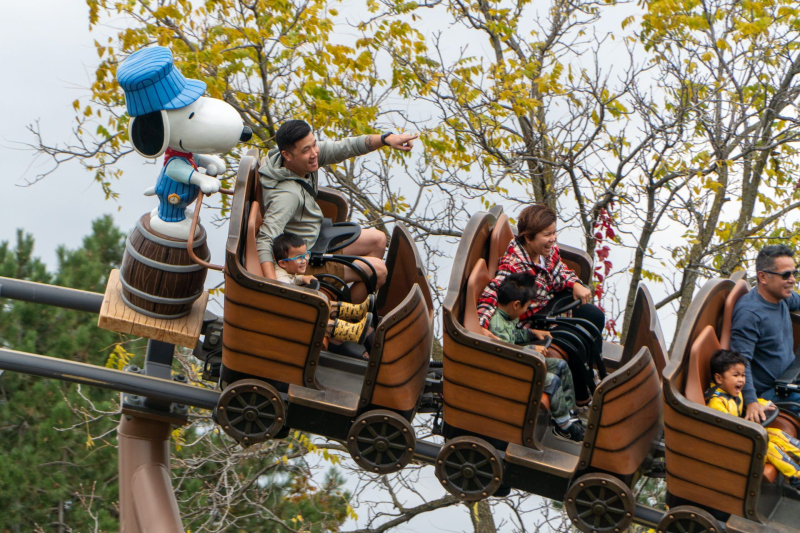 Snoopy's Racing Railway