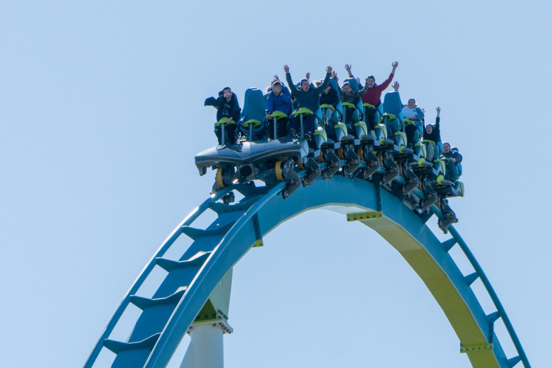 Fury 325
