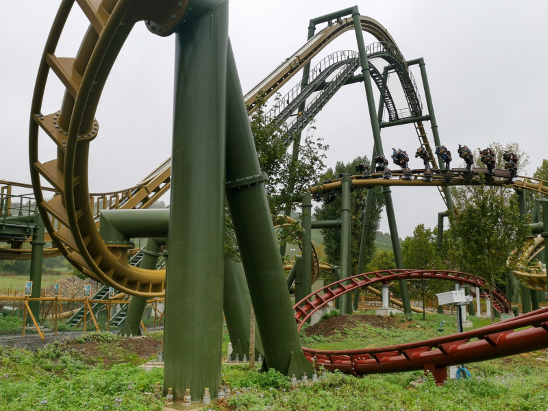 Hals über Kopf • Vekoma Suspended Thrill Coaster