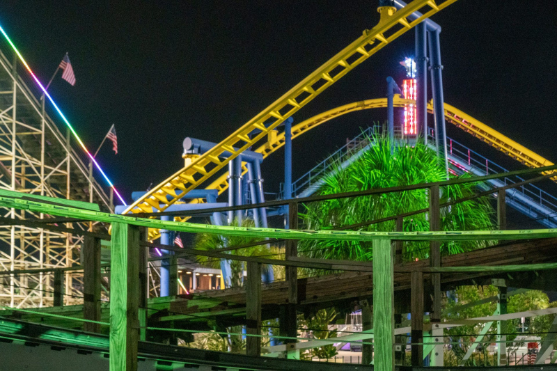 Freedom Flyer • Vekoma Suspended Family Coaster