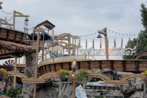 Wildwasser (Meyer-Steiger) • Mack Rides Log Flume