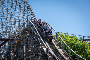 Colossos - Kampf der Giganten • Intamin Wooden Coaster