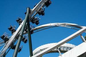 Flug der Dämonen • B&M Wing Coaster