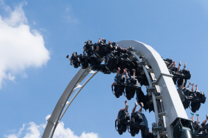 Flug der Dämonen • B&M Wing Coaster