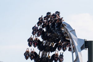 Flug der Dämonen • B&M Wing Coaster