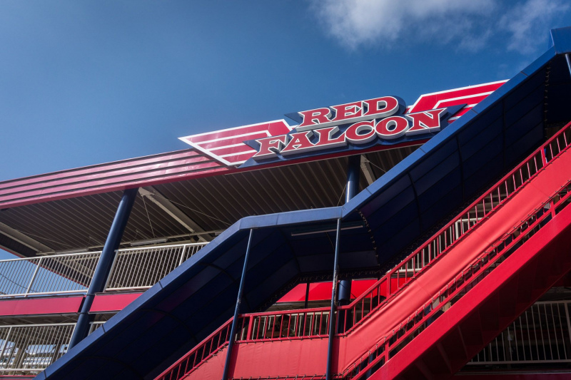 Red Falcon