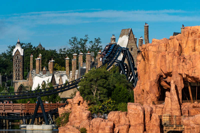 Jurassic World: VelociCoaster • Intamin LSM Launch Coaster