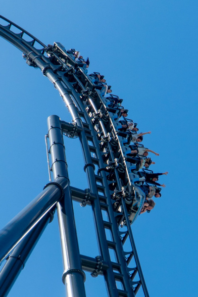 Jurassic World: VelociCoaster • Intamin LSM Launch Coaster