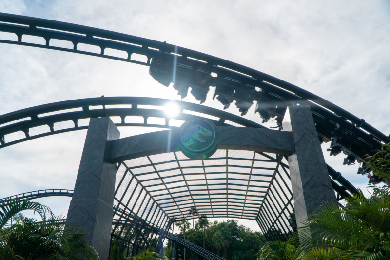 Jurassic World: VelociCoaster • Intamin LSM Launch Coaster