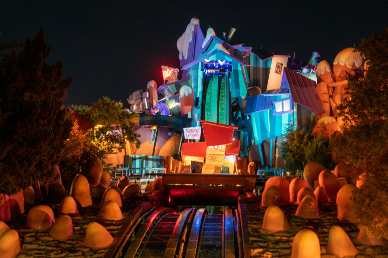 Dudley Do-Right's Ripsaw Falls • Mack Rides Log Flume
