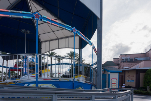 Hypno Spin • Larson Tilt-a-Whirl