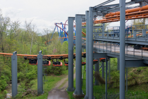 The Bat • Arrow Suspended Coaster