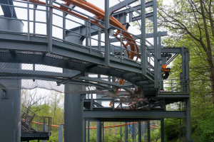 The Bat • Arrow Suspended Coaster