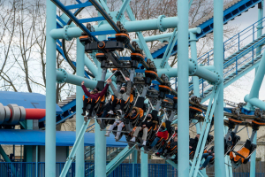 Jimmy Neutron's Atomic Flyer • Vekoma Suspended Family Coaster