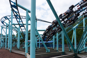 Jimmy Neutron's Atomic Flyer • Vekoma Suspended Family Coaster