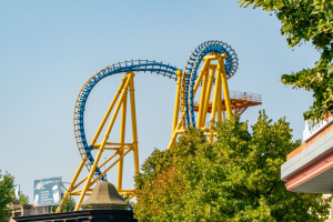 Stuntfall • Vekoma Giant Inverted Boomerang • Parque Warner