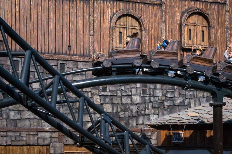 Raik • Vekoma Family Boomerang