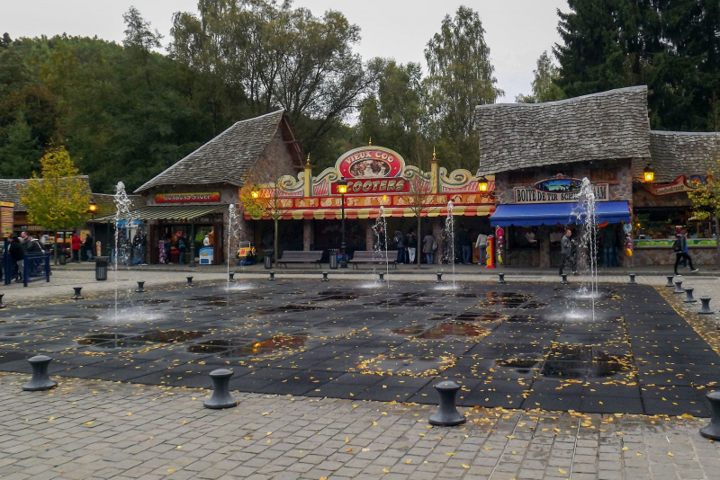 Theme Park nearby picturesque falls