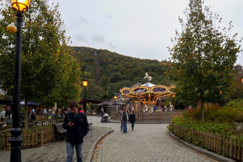 Theme Park nearby picturesque falls