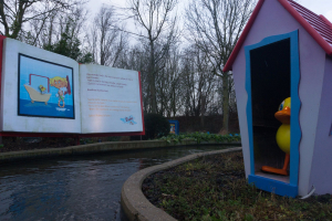 Kaatje zoekt Eendje • Mack Rides Round Boat Ride