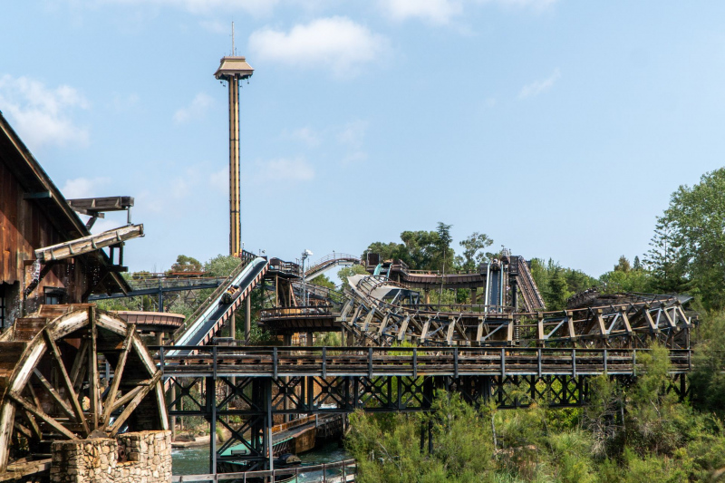 Silver River Flume • Mack Rides Log Flume • Port Aventura Pa