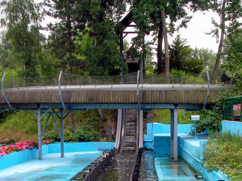 Wildwasser • In-house built log flume