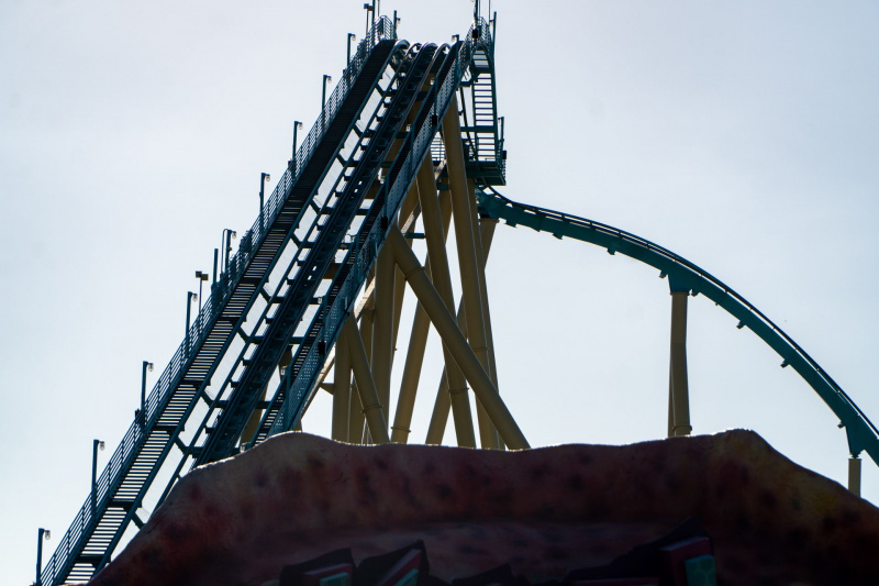Kraken • B&M Floorless Coaster