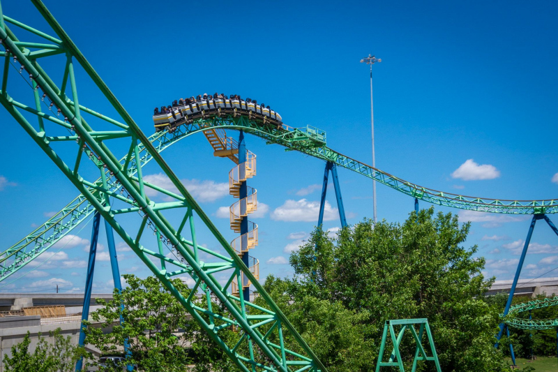 Shockwave • Schwarzkopf Looping Coaster