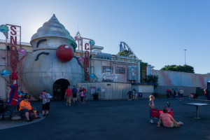 Mr. Freeze Reverse Blast • Premier Rides LIM Shuttle Loop Coas