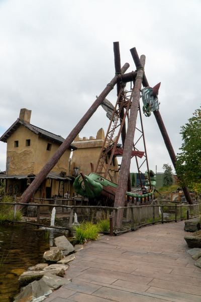 Scorpios • Metallbau Emmeln Boat Swing • Toverland