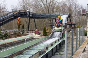Wildwasserbahn • Abc Rides Flume Ride