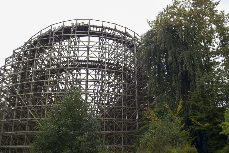 Loop Garou • Vekoma Wooden Coaster