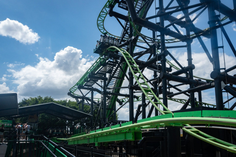 Green Lantern Coaster • S&S El Loco