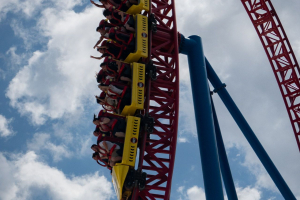 Superman Escape • Intamin Accelerator Coaster