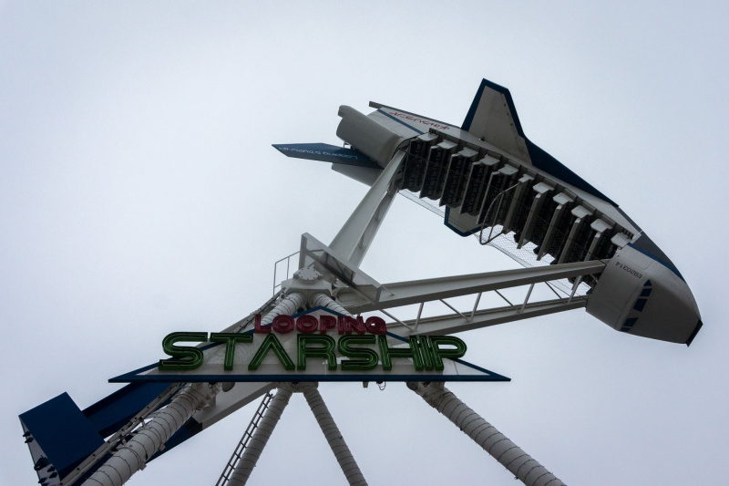 Looping Starship